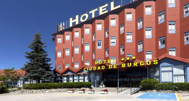 Hotel Ciudad de Burgos, en Rubena