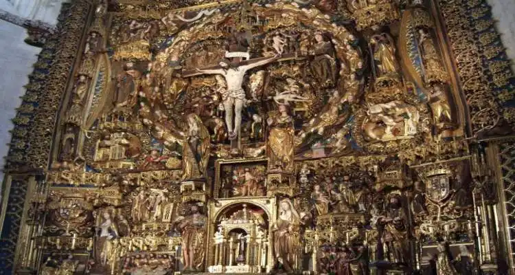 Retablo mayor de la Cartuja de Miraflores, obra de Gil de Siloé, dorado con el primer oro de América