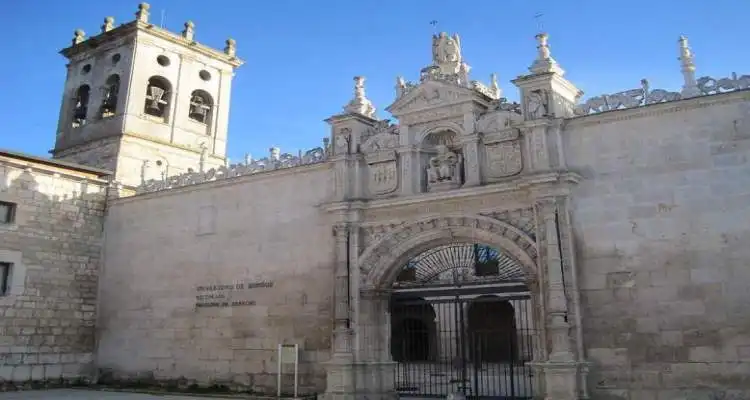 El Hospital del Rey en Burgos, fundado para atender a los peregrinos del Camino de Santiago