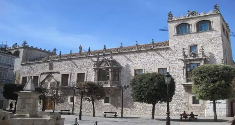 La Casa del Cordón o Palacio de los Condestables de Castilla en Burgos