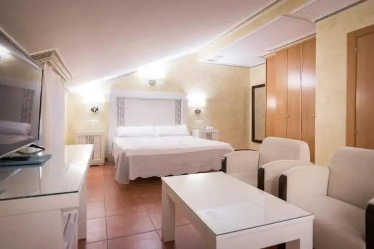 Habitación doble del Hotel Abadía Burgos