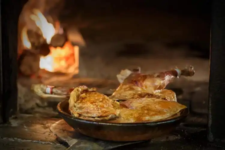 Asador del Hotel Azofra con cocina castellana