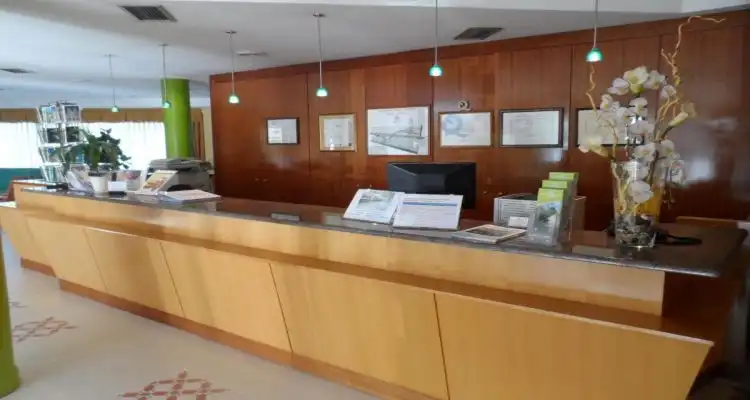 Recepción del Hotel Rey Arturo en Villagonzalo Pedernales, Burgos