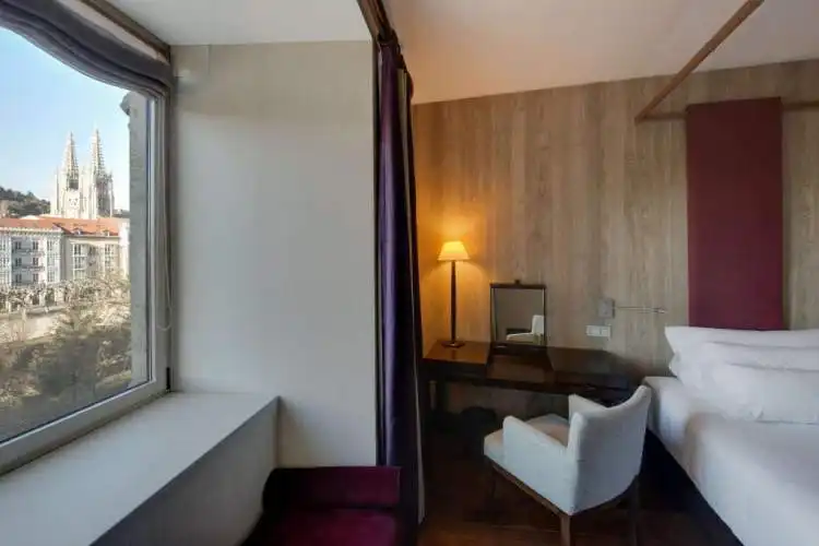 Habitación con vistas del Hotel NH Palacio de Burgos