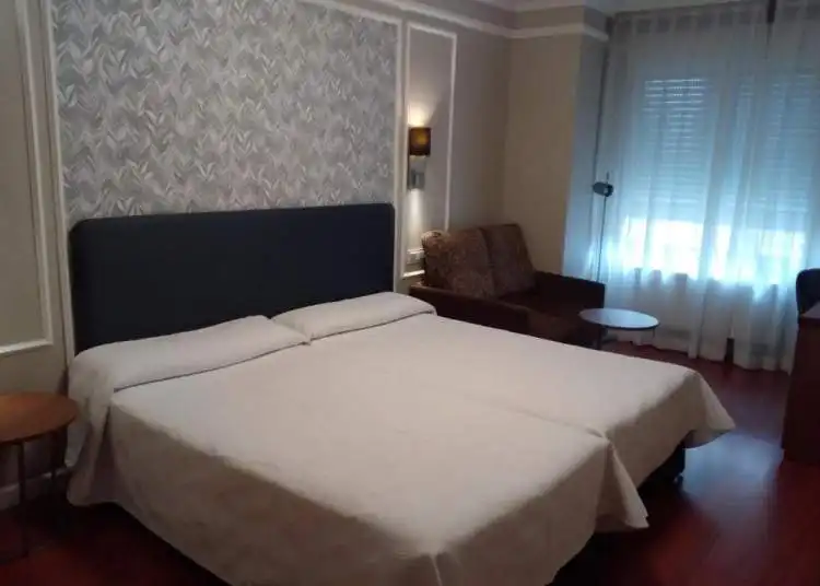 Segunda habitación del Hotel Sercotel Corona de Castilla