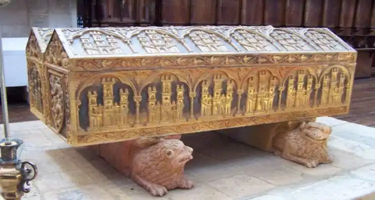Sepulcros reales en el interior del Monasterio de Las Huelgas de Burgos