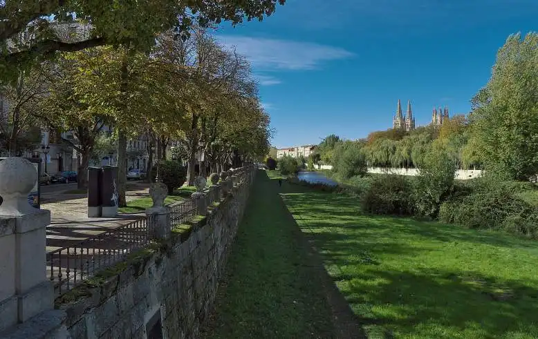 El Espoloncillo de Burgos con vistas a la Catedral