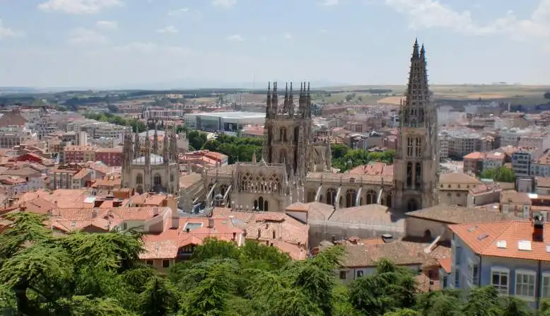 Vista panorámica de Burgos desde el mirador del Castillo